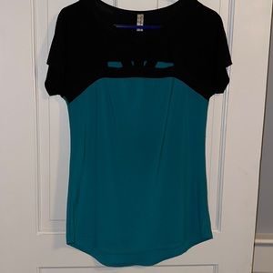 Sz Small cut out blouse